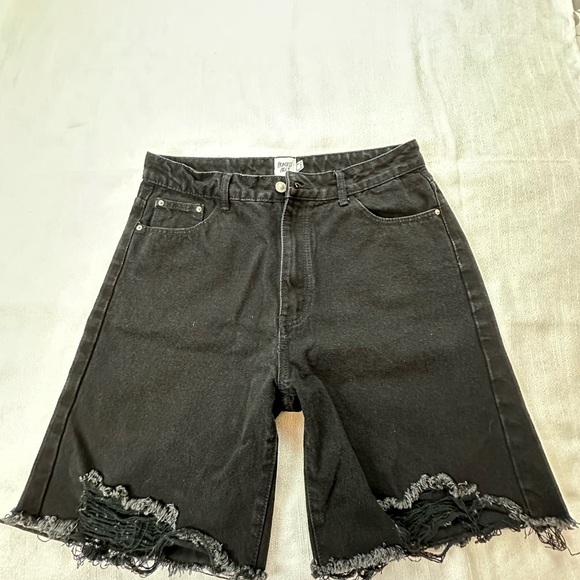 Princess Polly Black Jean Shorts Distressed Frayed Hem - Picture 2 of 9